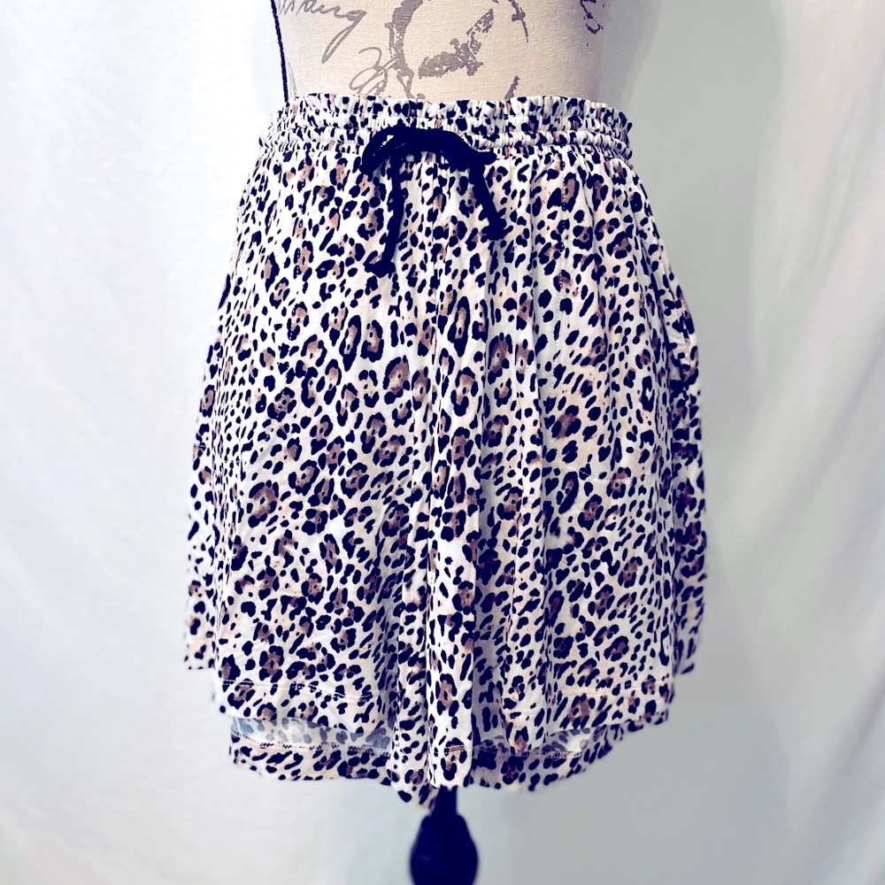 Soma Animal Print Elastic Waist Drawstring Relaxed Fit Shorts Medium NWT